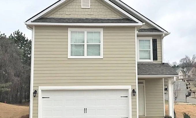 Douglasville House | 3-bedroom house in nice Douglasville with WiFi, AC. Enjoy your stay