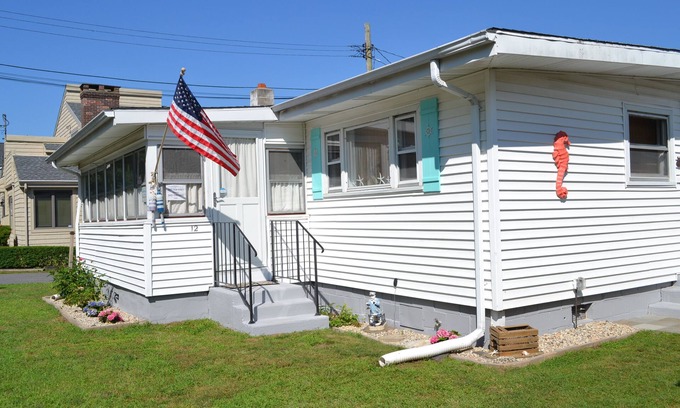 Westbrook Center House | 3 Bedroom House Westbrook, Connecticut, West Beach