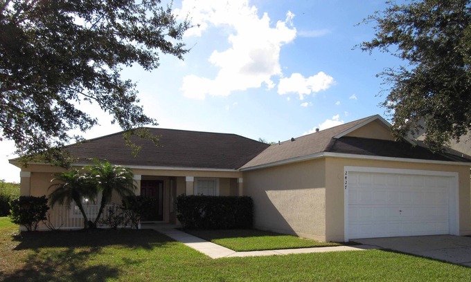 Crescent Lakes Villa | 3 Bedroom, Lake View with South Facing Pool
