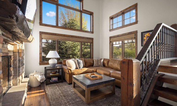 Whitefish House | 3 bedroom luxury townhome in downtown Whitefish! A block to all downtown shops and restaurants