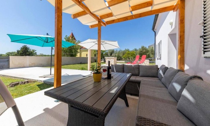 Poljica House | 3 bedroom nice home in Nin