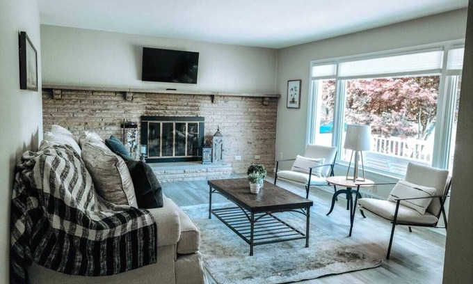 Warren House | 3 Bedroom Ranch Right Next to The Grand Resort