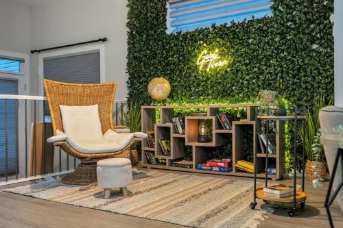 Sage Hill House | 3 Bedroom Sage House with AC, Driveway Parking, King Bed & More