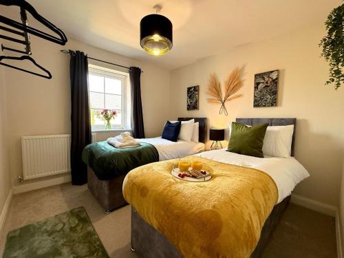 Peterborough House | 3 bedroom spacious Home in Hampton Water -Peterborough
