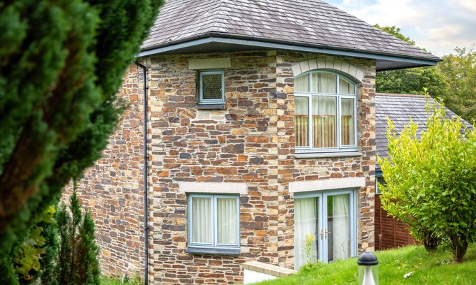 Carnon Downs Cottage | 3 bedroom Stables Cottage