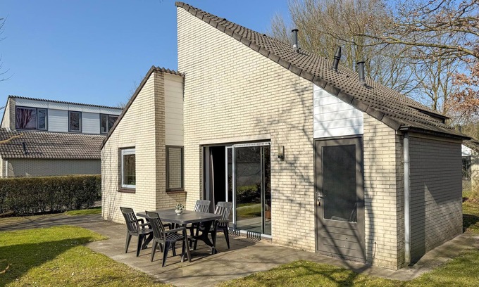 Hoeven House | 3 bedroom stunning home in Hoeven