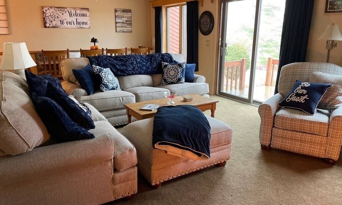 North Creek House | 3 bedroom suitable for 3 couples