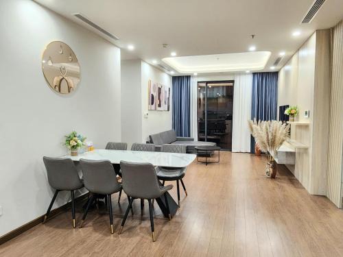 Tu Liem Apartment | 3 Bedroom Tiện Nghi Tại The Matrix One