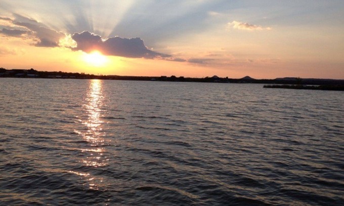 San Angelo House | 3 bedrooms, 1.25 baths right on Lake Nasworthy