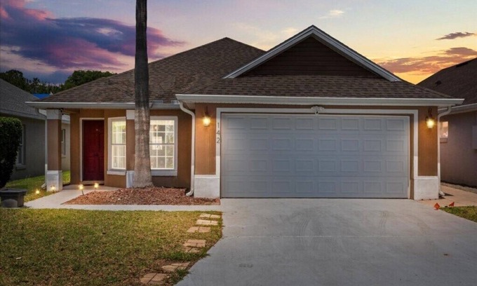 Sunridge Woods House | 3 Bedrooms/2 Bathrooms/Bridgewater (142HL)