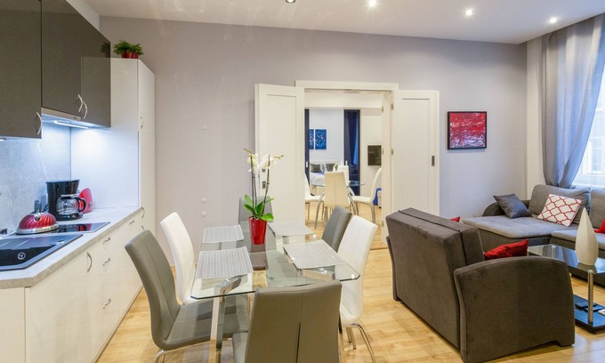 Kazimierz Apartment | 3 bedrooms, 3 bathrooms with air-con, centrally located