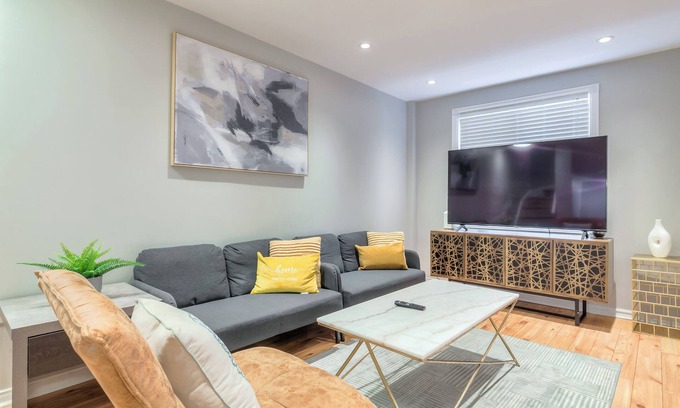 Richmond Hill House | 3-bedrooms townhome in Best Location of Richmond Hill