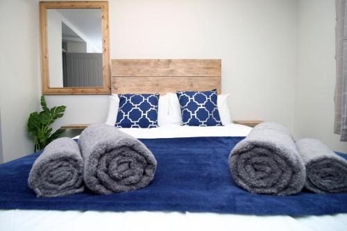 Margam Apartment | 3 Beds - Parking - Near Morriston Hospital