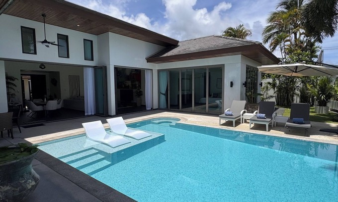 Cherngtalay Villa | 3 BR Pool Villa - Daily Cleaning - Walk to Bangtao Beach, Shops and Restaurants