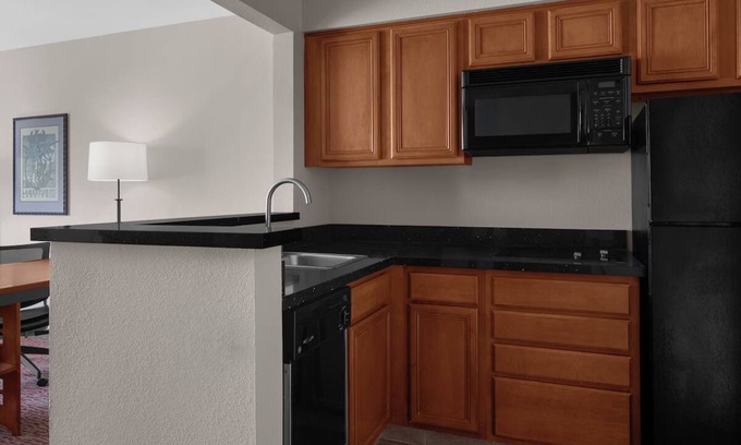 East Roseville Parkway Hotel | 3 Convenient Units, Kitchen! Pets Allowed! Close to Westfield Galleria!