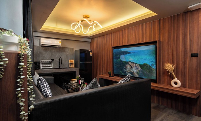 Patong Apartment | 3 Double U - Kalim Sea View