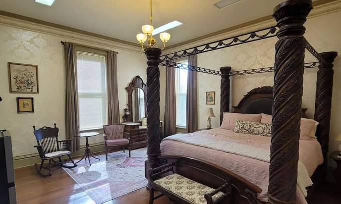 Springfield House | #3 Elizabeth Barrett Browning
