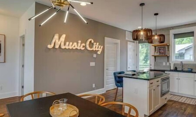 Eighth Avenue House | 3 Huge Townhomes Near Broadway Perfect for Groups!