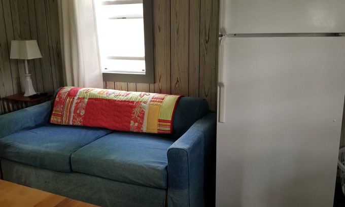 Birchwood Cabin | #3 is a quaint, affordable cabin on the shores of Birch Lk, 1 Boat Slip Included