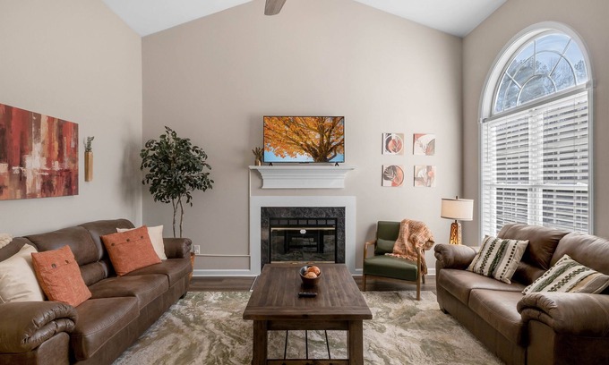 Wake Forest House | 3 King Beds | Pet Friendly | Screened-In Porch