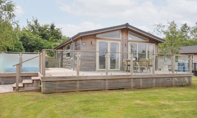 Dobwalls Cottage | 3 MEADOW RETREAT, pet friendly, country holiday cottage in Dobwalls
