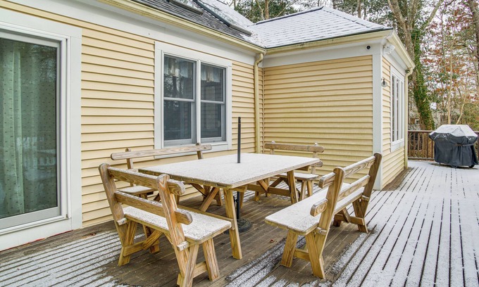 Cotuit House | 3 Mi to Beaches & Golfing: Family Gem in Cotuit