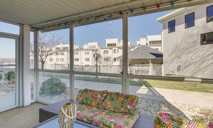 Osage Beach Condo | 3 Mi to Boat Ramp: Osage Beach Condo w/Grill!