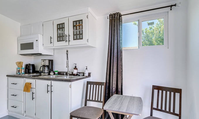 Coachella Apartment | 3 Mi to Coachella: Quaint Studio w/Shared Yard!