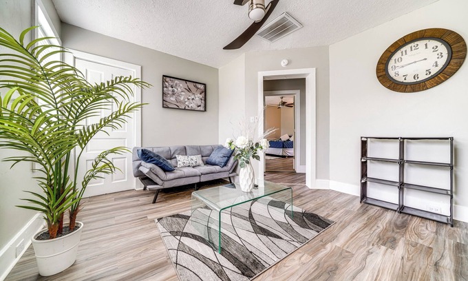 Clifton Heights Apartment | 3 Mi to Dtwn: Cozy Apt w/Yard in Louisville!