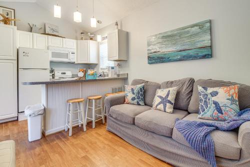 Hampstead House | 3 Mi to ICW Coastal Carolina Home with Pool Access