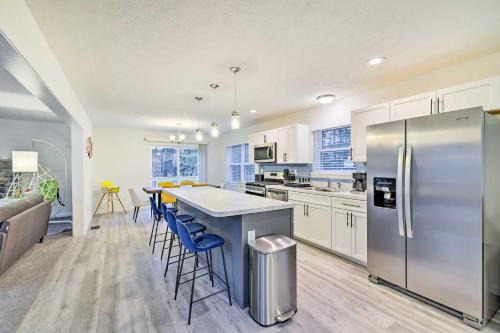 Pocono Summit House | 3 Mi to Kalahari Pocono Summit Home with Game Room!