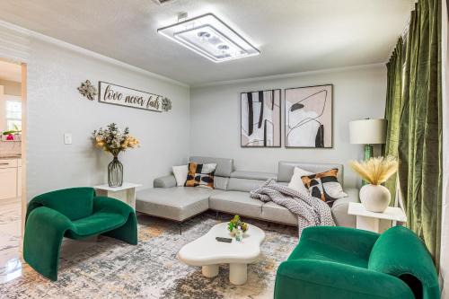 West Arlington House | 3 Mi to Lake Arlington Pet-Friendly Home!