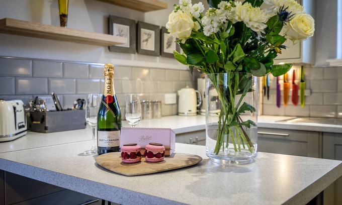 York Cottage | 3 Middlethorpe Manor - A couples retreat that sleeps 2 guests in 1 bedroom