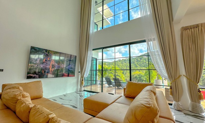 Ko Pha-ngan Villa | 3 min to the beach | The Luxury Oxygen Pool Villa