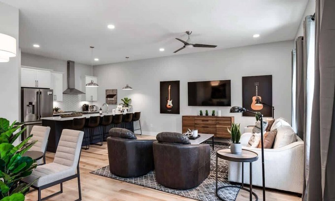 Nashville House | 3 Nashville Homes Walk to Bars & Honky Tonks