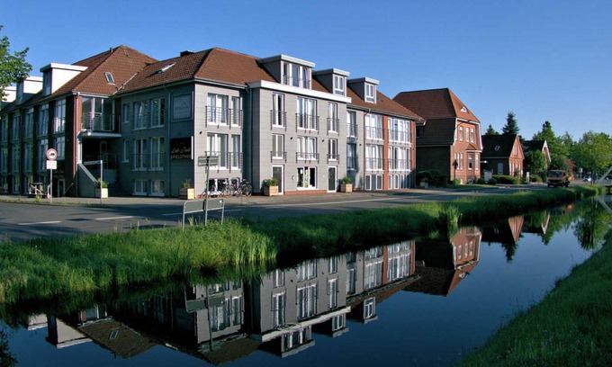 Rhauderfehn Apartment | 3, OG/DG, on 2 floors /Neuer Weg 17 - Fehnferien, 95100
