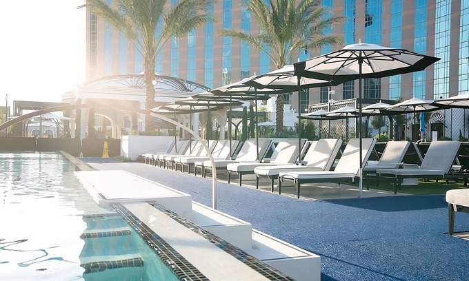 Las Vegas Hotel | 3 Premium 2 Queen Suite at The Venetian, Outdoor Pool