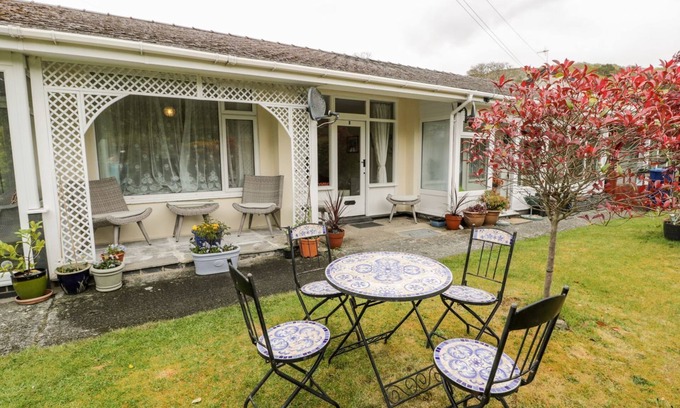Llanbedr House | 3 RIVERSIDE BUNGALOWS, family friendly, with a garden in Llanbedr