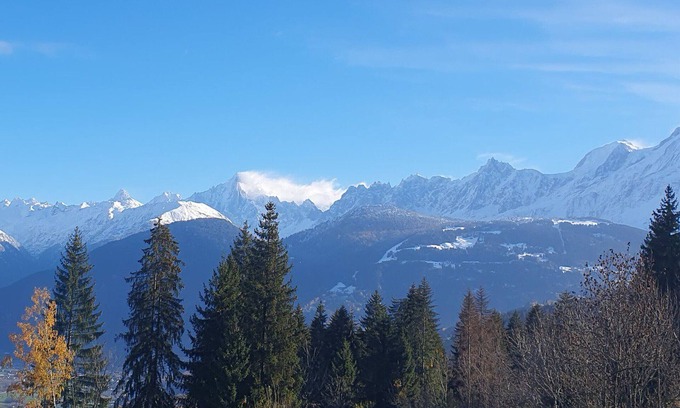 Combloux Apartment | 3-room, 6 pers, near slopes, balcony, parking, baby gear