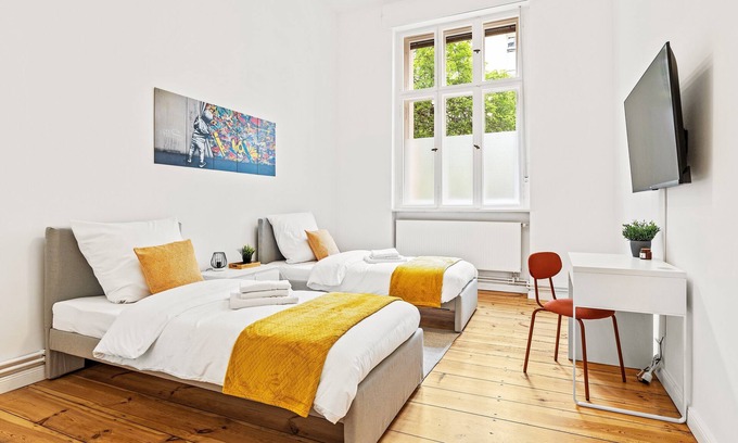 Cottbus Apartment | 3 room apartment, 6 beds not far from main station, incl. parking & WiFi, tumble dryer