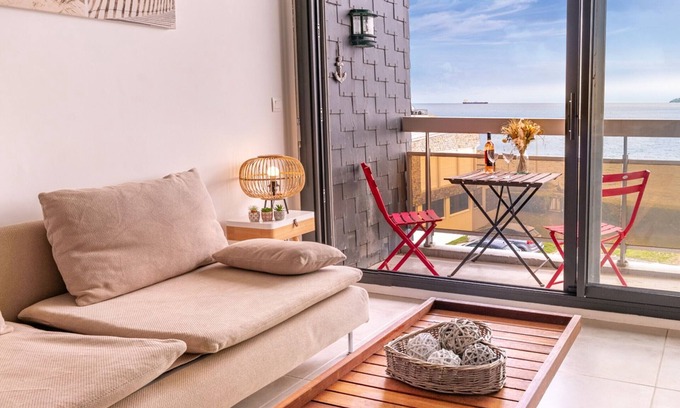 Kerroch Apartment | 3-Room Apartment with Terrace 30m from Shops and Beach in Ploemeur