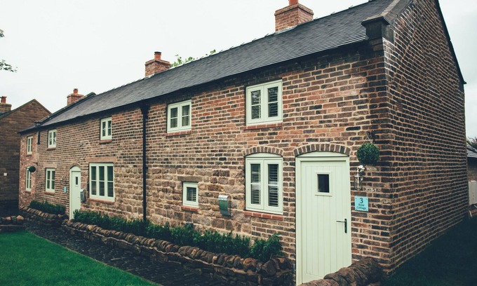 Tunstall Cottage | 3 Rose Cottage, Endon