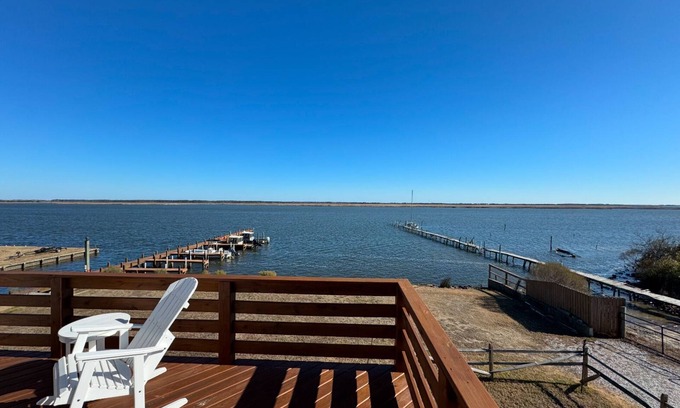 Fentress House | 3-StoryHome w/BoatDock,3Bed,3.5Bath, 2Space Garage
