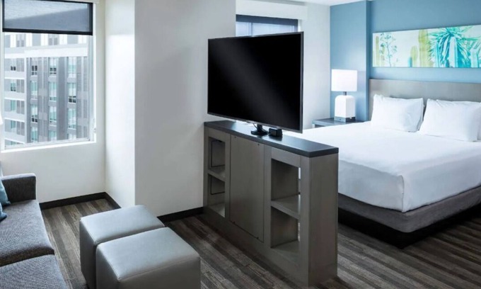 Tempe Hotel | 3 Tempe Suites – Pool, Gym, Walk to Mill Ave, Lake, Desert Garden & Dining