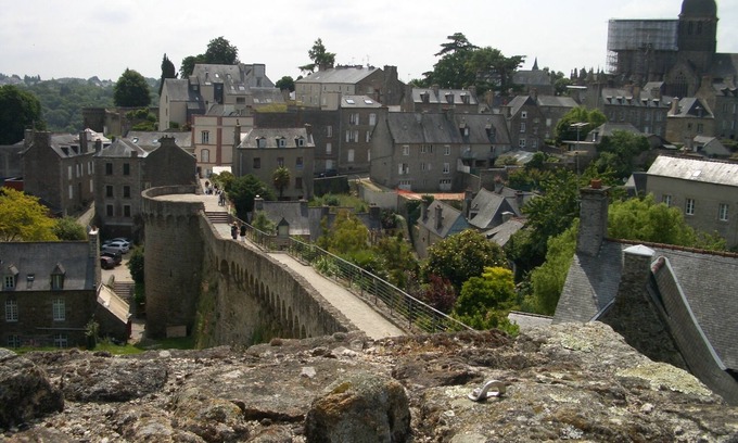 Buais-les-Monts House | 3 to 4 person room in Quiet B&B, Organic Meals 45 minutes from the Mt St Michel