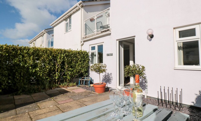 Hope-Cove House | 3 WEST PARK MEWS, pet friendly, country holiday cottage in Hope Cove