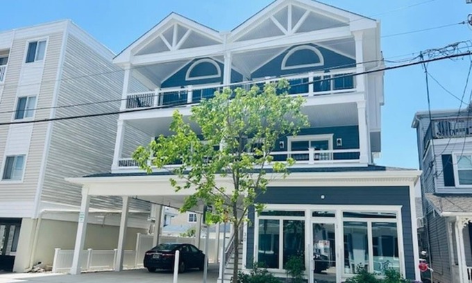 Sea Isle City House | 30 42nd Street, Unit:West