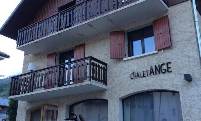 Valloire Apartment | 300m from ski slopes, 1st floor, balcony, parking, ski locker, 33m², Valloire