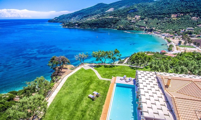 Limni Keri Villa | 300m to the Beach/Private Heated Pool/Outdoor Bar /Near to Top Attractions