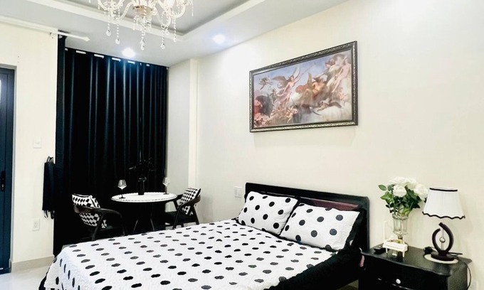 Da Kao Apartment | 301 Balcony, 75 inch TV, En-suite, Smoking Allowed, Elevator Access